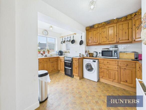 2 bed Semi-Detached Bungalow for sale Image 6