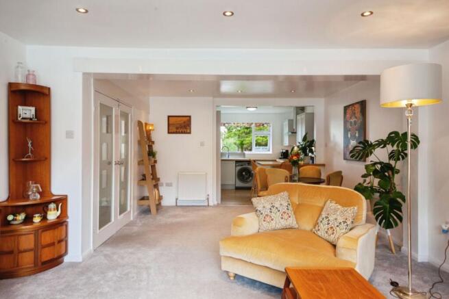 2 bed Flat for sale Image 8