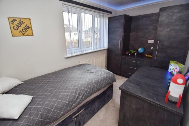 5 bed Detached for sale Image 10