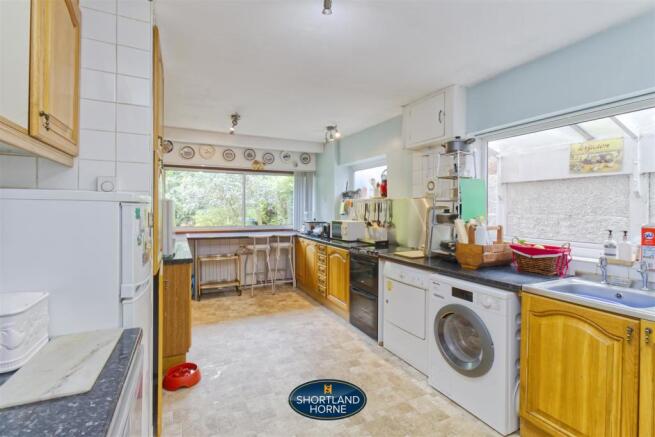 Kitchen 1.jpg