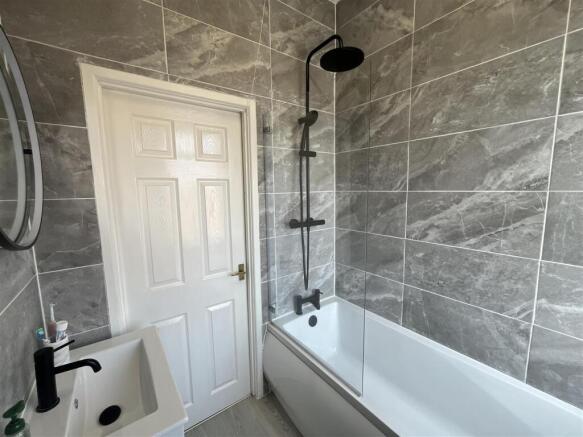 2 bed Terraced for sale Image 12