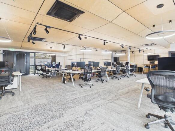 CAM02127G0-PR0375-STILL001