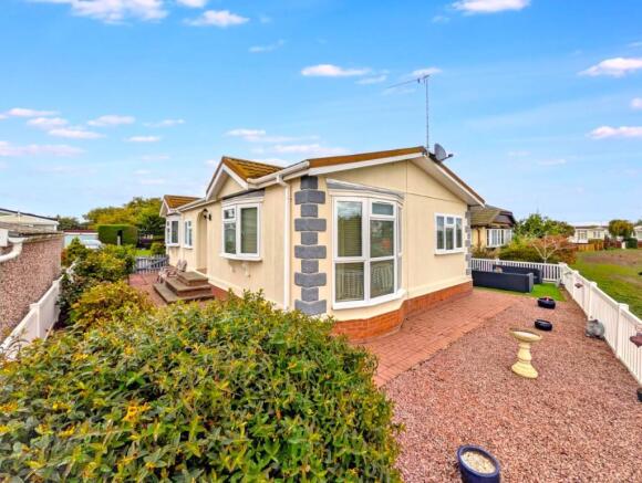 2-bed caravan on Beacon Park Home Village, Skegness, PE25, £160,000