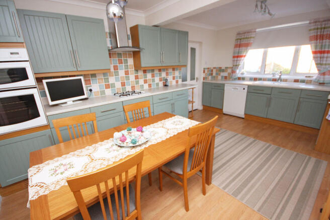 Kitchen/Dining Room