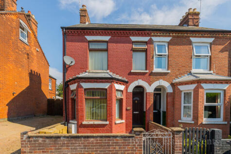 Unbeatable convenience just moments from your front door