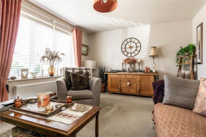 2 bed Semi-Detached Bungalow for sale Image 8