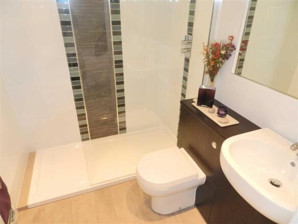 ENSUITE SHOWER ROOM