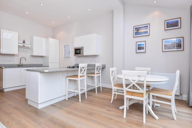 Kitchen/Dining Area