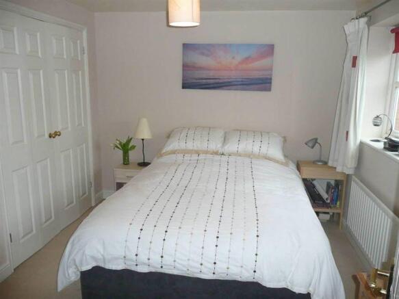 BEDROOM 1 (FRONT)