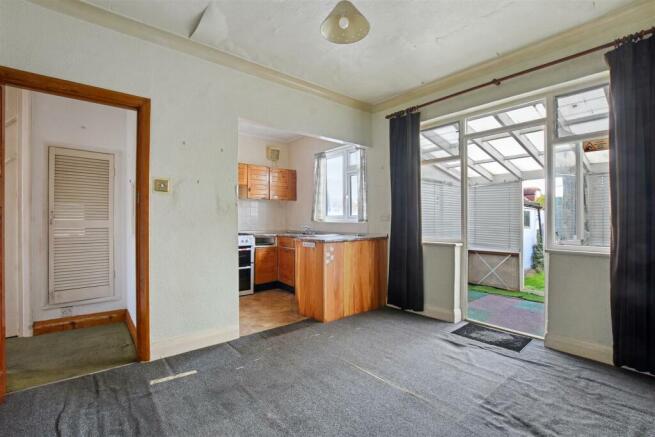 10-4f16GCWT - 208 Portland Crescent - Diner -Origi