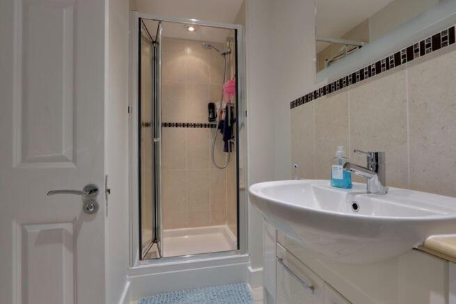 Ensuite to Bed 1