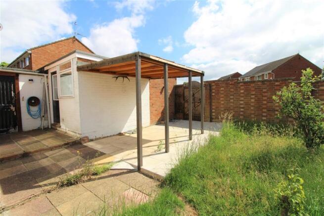Rear garden 2.jpg