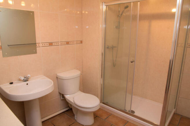 Basement Flat Sho...