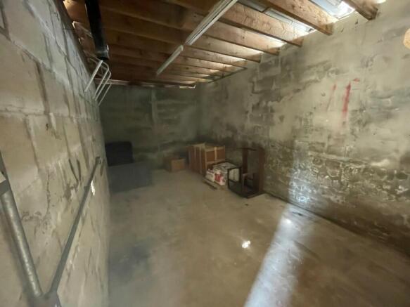 Garage / Workshop 2