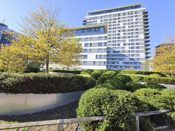 2-bed flat on Skyilne Plaza, Basingstoke Town Centre, Hampshire, £435,000