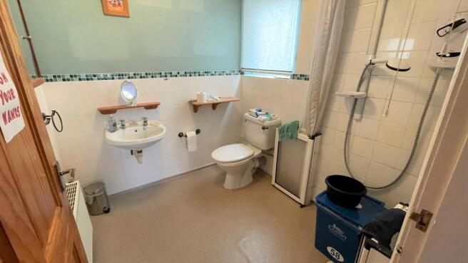 GROUND FLOOR WET ROOM