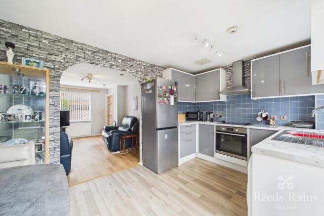 2 bed Semi-Detached for sale Image 5