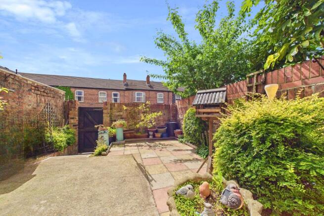 2 bed Terraced for sale Image 7