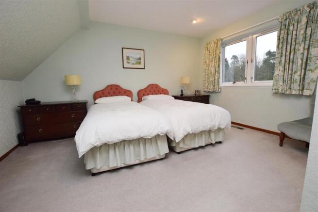 Bedroom 1.JPG