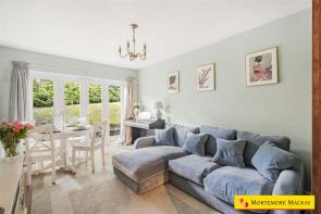 1, 59 Moorland Court, Springbank, London N21 1JF