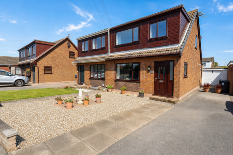 Naze Lane East, Freckleton, Preston, PR4