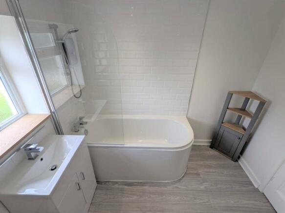 Bathroom (4).jpg