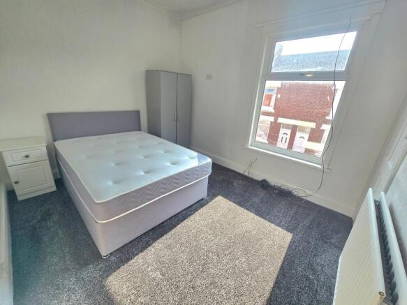3 bed Terraced to rent Image 6