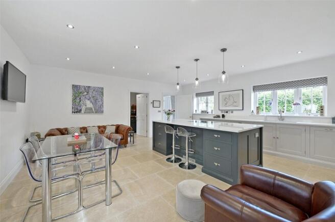 Kitchen/Dining Area