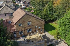 9, Highlands Close, Bradford BD7 4BL