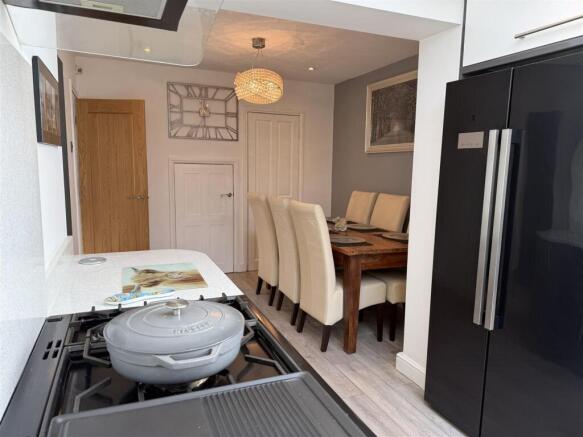 3 bed Semi-Detached for sale Image 7