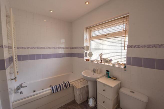 2 bed Detached Bungalow for sale Image 10