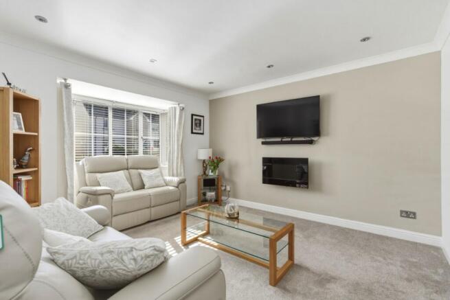 Meadowpark Avenue, Bathgate, EH48 2ST photo 3