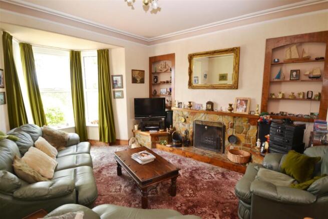 SITTING ROOM
