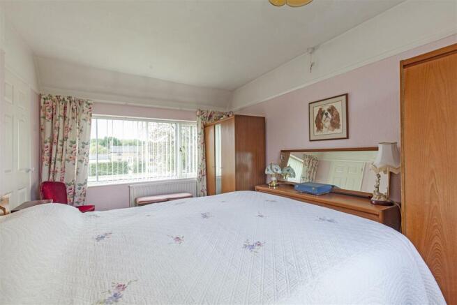 Bedroom 1-3.jpg