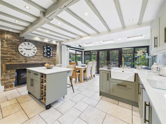 Open plan kitchen/family room