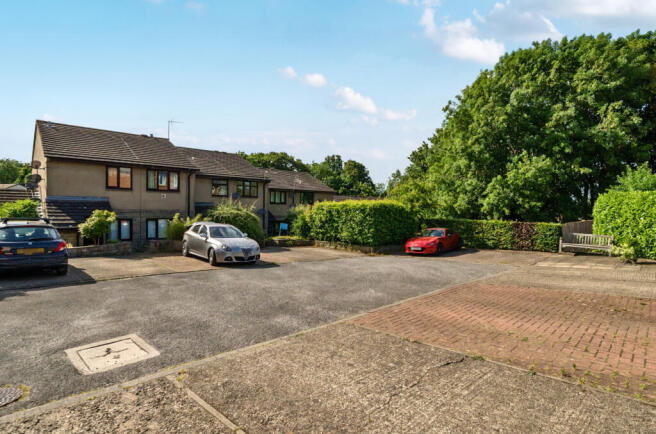 2 bed Flat for sale Image 10