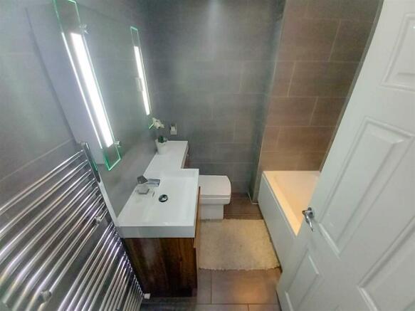 Photo 11