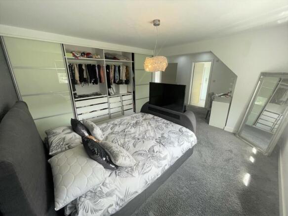 MASTER BEDROOM C