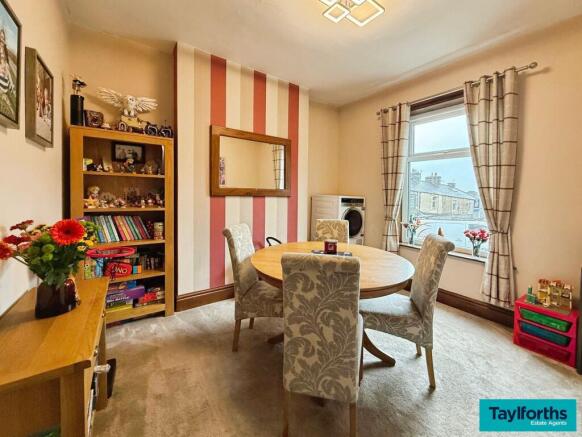 4 bed Terraced for sale Image 4