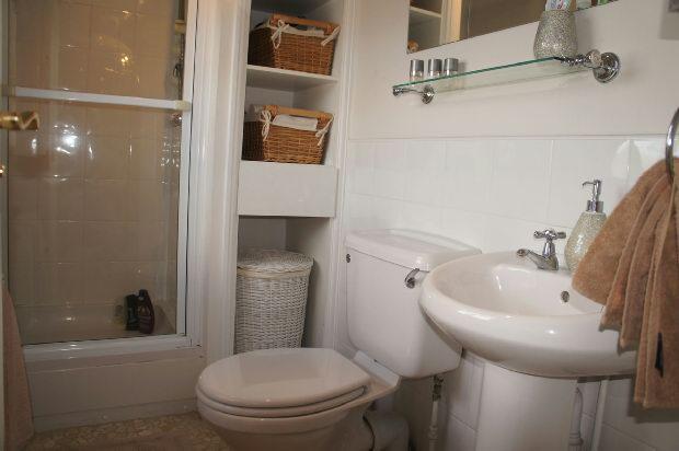 EN SUITE