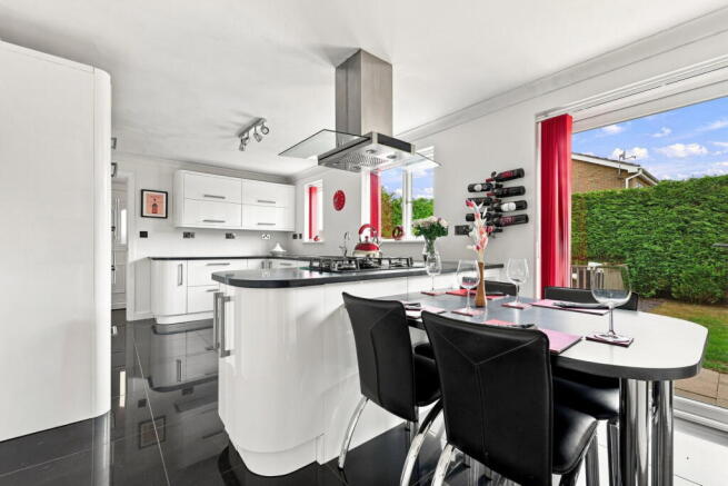 3 bed Detached for sale Image 9