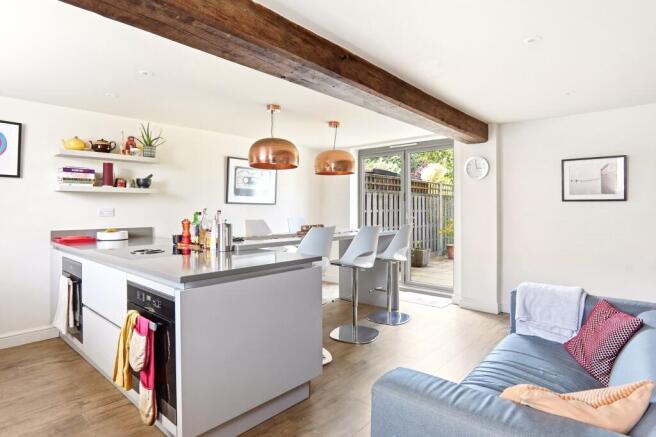 4 bed Semi-Detached for sale Image 3