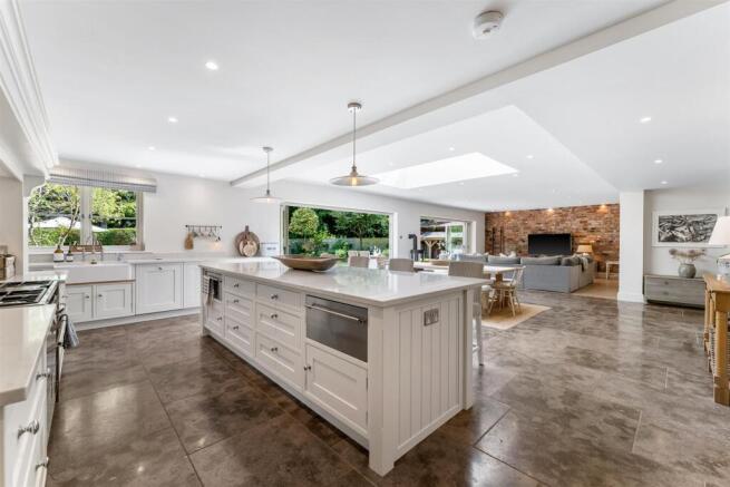 Live In Dining Kitchen