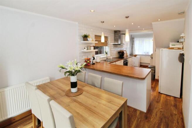 Wolsey Road, Woodlands Estate, Rugby photo 4