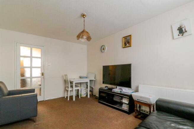 33 Chaffinch Close Edmonton, London, N9-8.jpg