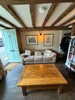 Dolphin Street lounge 1.jpg