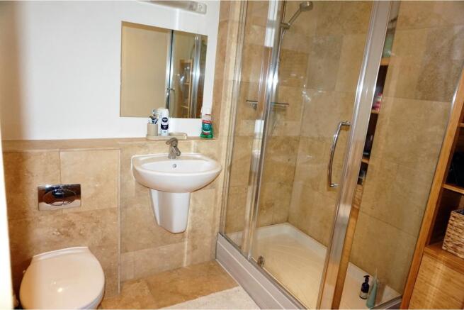 Master En-suite