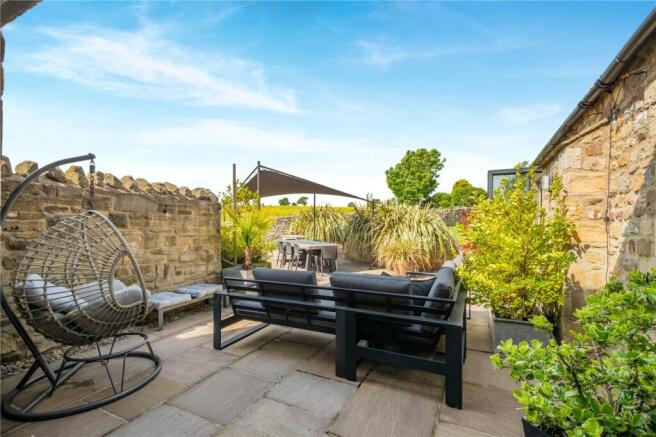 4 bed Barn Conversion for sale Image 10