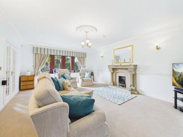 4 bed Detached for sale Image 9