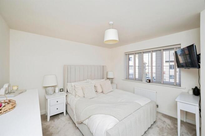 3 bed Semi-Detached for sale Image 10